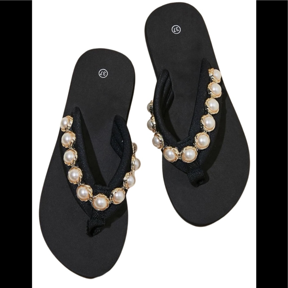 Faux Pearls Flip Flops